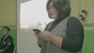 Cetak Bibit-Bibit Konten Kreator Baru, KKN-T Ilmu Komunikasi Unesa Adakan Pelatihan Konten Kreator