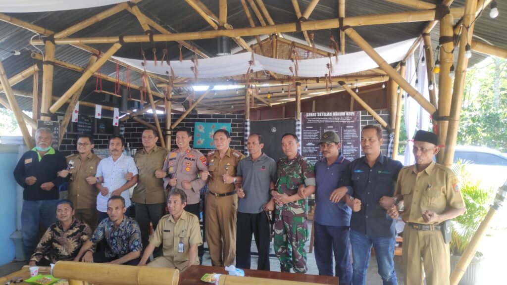 KONFLIK CAGAR ALAM, KADES SIDOMULYO BUAT FORUM AUDIENSI ANTARA BKSDA DENGAN KELOMPOK MASYARAKAT