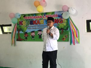Wisuda KB Sekar Wangi Binaan PKK Sidomulyo Dihadiri Mas Kades
