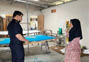 Batik Sidomulyo dan KSU Buah Ketakasi Terima Kunjungan Bea Cukai Jember