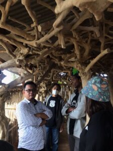 Mr. Troy, Eskportir Asal Amerika Berkunjung ke Desa Wisata Sidomulyo