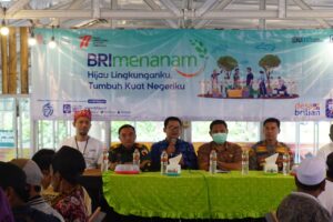 Beri 400 Pohon Durian, BRI inginkan Durian Menjadi Komoditas Baru di Sidomulyo Melalui Program BRILian