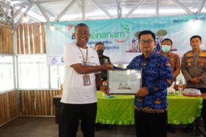 Beri 400 Pohon Durian, BRI inginkan Durian Menjadi Komoditas Baru di Sidomulyo Melalui Program BRILian