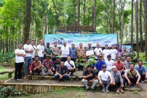 Beri 400 Pohon Durian, BRI inginkan Durian Menjadi Komoditas Baru di Sidomulyo Melalui Program BRILian