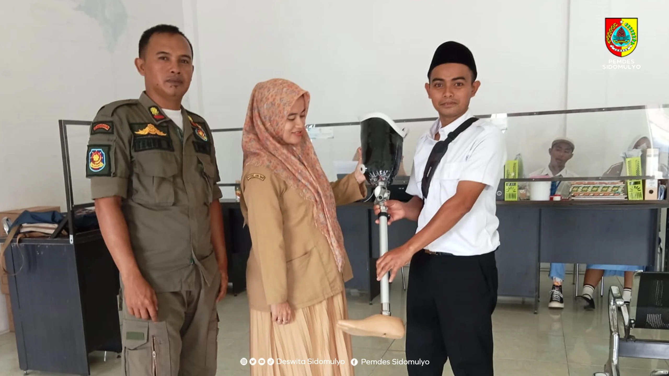 COVER BERITA KAKI PALSU (WebP)